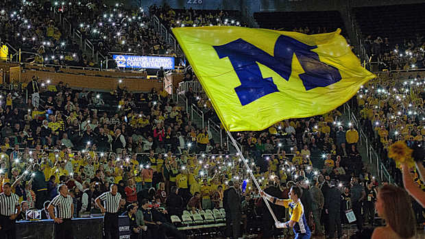 michigan-basketball-coaching-rumors-john-beilein-exits.jpg